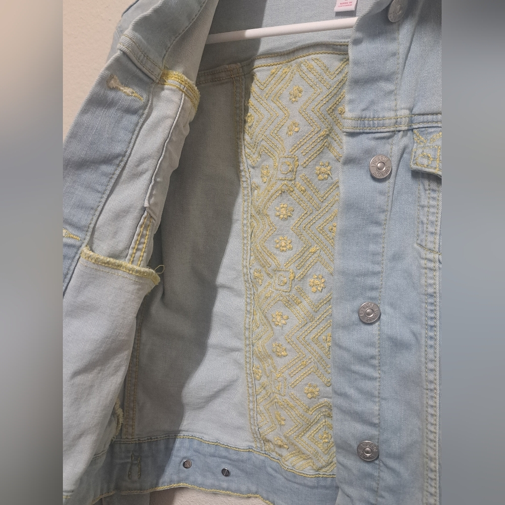 LuLaRoe Denim Jacket Women Size Small Light Wash Embroidered Jean Trucker Jacket - Picture 6 of 10